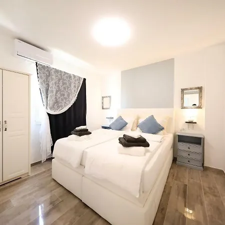 Dora 1 Villa *