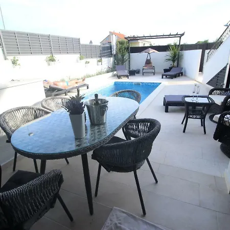Dora 1 Villa *